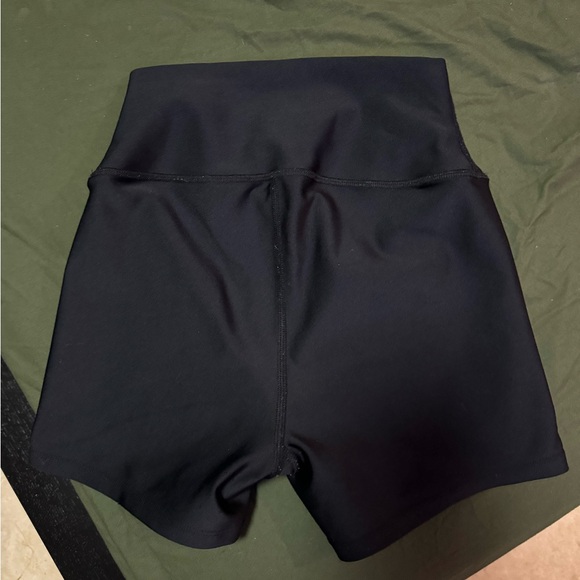 Alo biker shorts - Picture 3 of 3